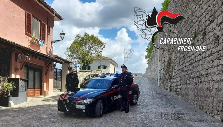 Aggredisce la madre colpendola con un martello, arrestato un 38enne ad Alatri