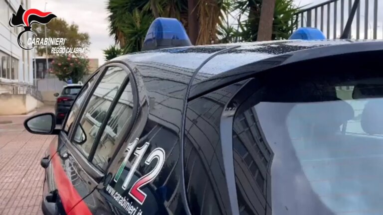 Casa trasformata in bazar della droga, 54enne arrestato a Reggio Calabria