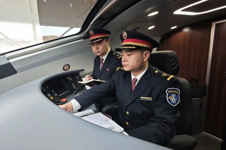 Cina: inaugurata la ferrovia ad alta velocità Xi’an-Yan’an (3)