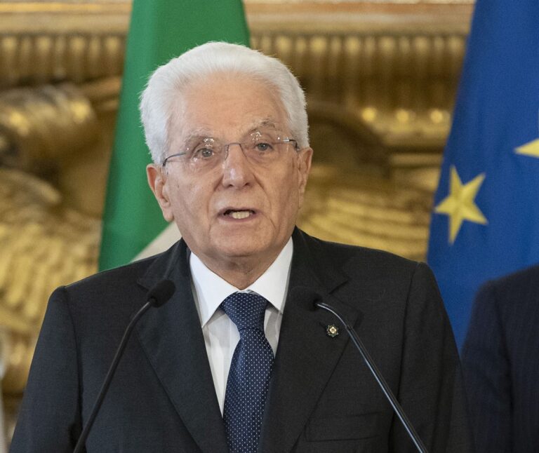 Mattarella “Pericolose attività di disinformazione nell’ambito di conflitti ibridi” / Video