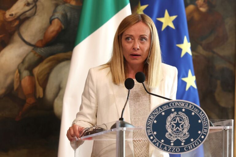 Meloni “No a chi contrappone il pacifismo alle forze armate. La credibilità degli eserciti allontana le guerre” / Video
