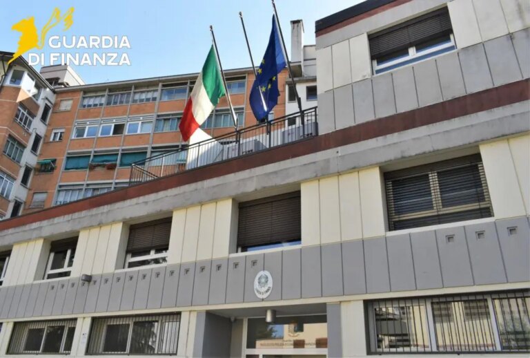Appalti irregolari su scuolabus, denunciati 18 funzionari Enti locali Fvg