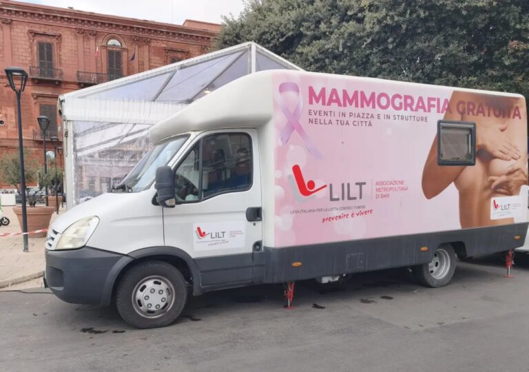 Successo a Bari con la prevenzione contro i tumori di LILTXMAS