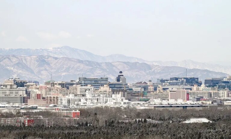 Cina: arriva la neve a Pechino, imbiancata la capitale (2)