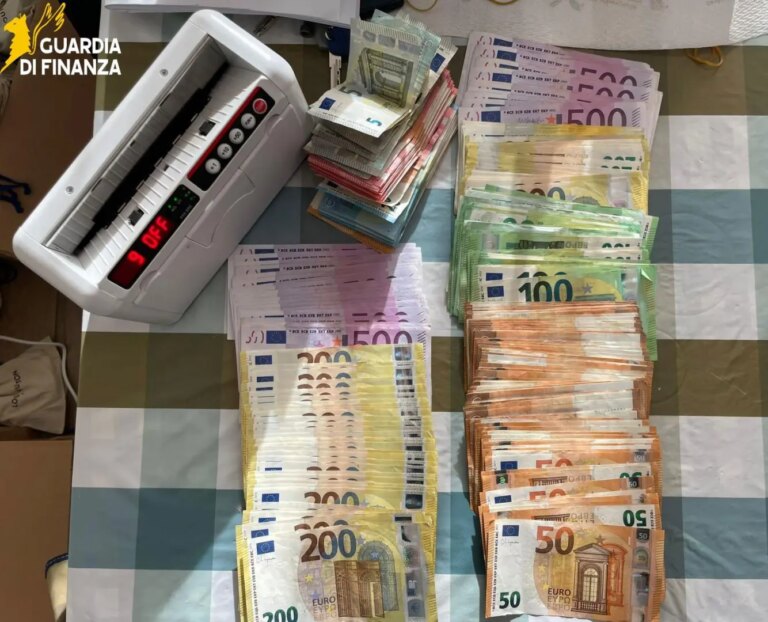 Como, sequestrati oltre 30 mila articoli di moda contraffatti