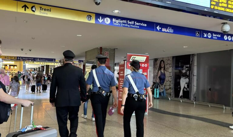 Roma, studentessa 23enne violentata all’uscita della metro Jonio. Indagini in corso