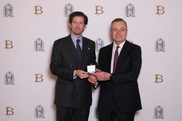 Mario Draghi è il vincitore del Premio Bancor 2025