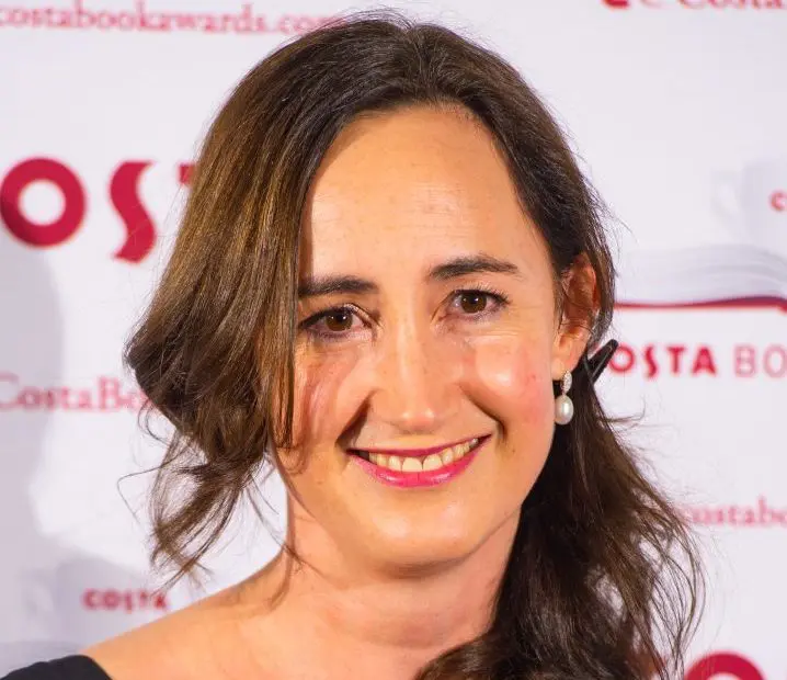 È morta a 55 anni la scrittrice Sophie Kinsella, autrice di “I Love Shopping”
