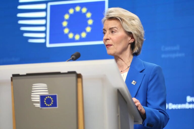 Ue, raggiunta l’intesa: prestito all’Ucraina da 90 miliardi. Salta l’uso degli asset russi