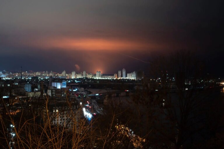 Ucraina, attacchi russi con missili e droni contro Kiev e Odessa