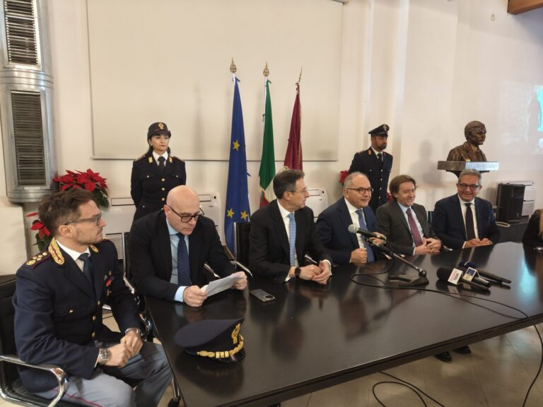 Blitz contro clan mafiosi e narcotraffico a Palermo, 50 misure cautelari / Video