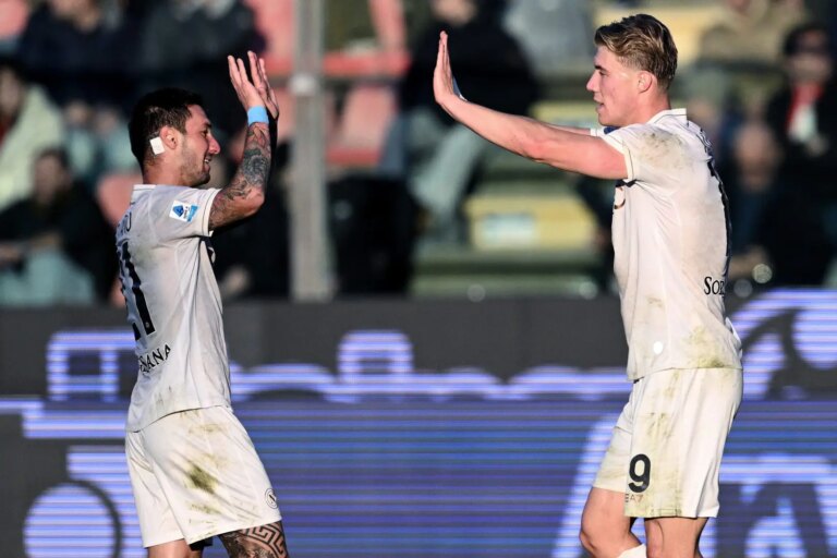 Hojlund non si ferma più, il Napoli non sbaglia: Cremonese sconfitta 2-0