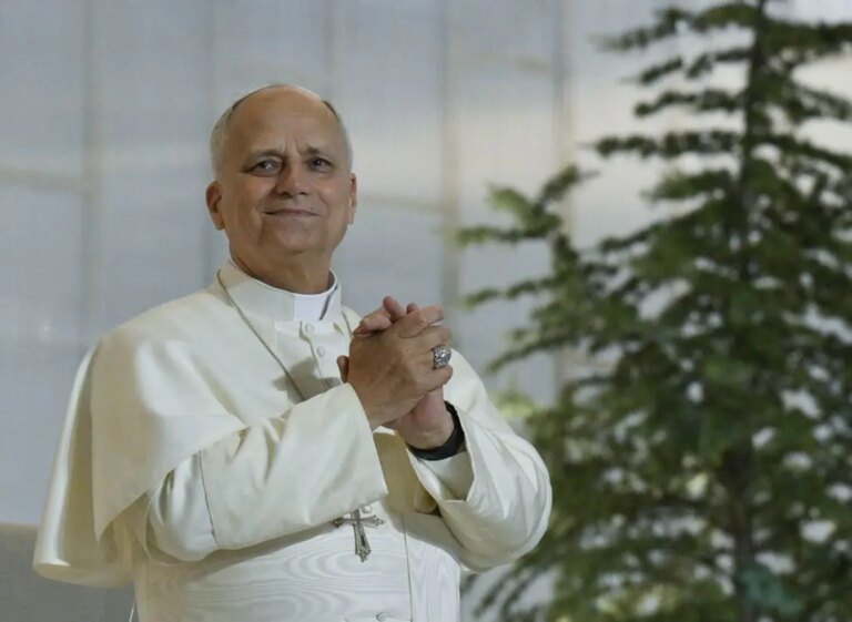 Papa Leone XIV prega al porto di Beirut, nel 2020 l’esplosione che provocò 218 morti