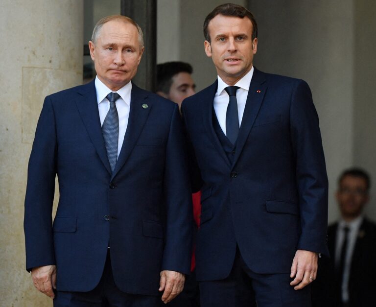 Russia, Putin pronto a dialogare con Macron