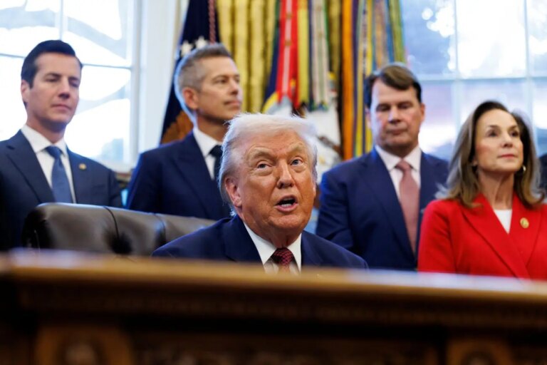 Trump presenta i Mondiali in un’America sempre più spaccata