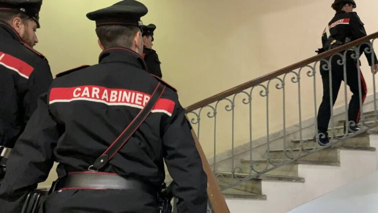 Sequestrati 3 kg di droga e una pistola a Roma, 4 arresti
