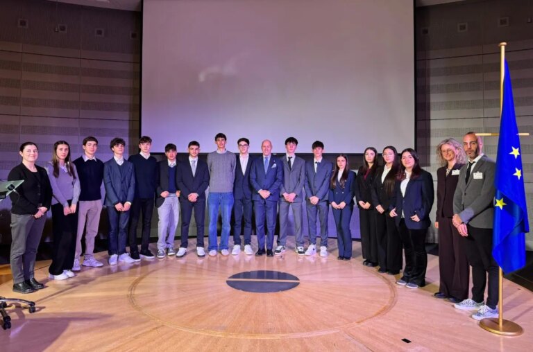 Visita al Parlamento Europeo per i 14 studenti liguri vincitori della Hackathon to Bruxelles