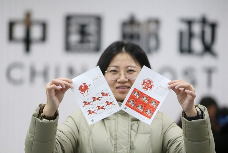 Cina: China Post emette due francobolli per Anno del Cavallo (1)