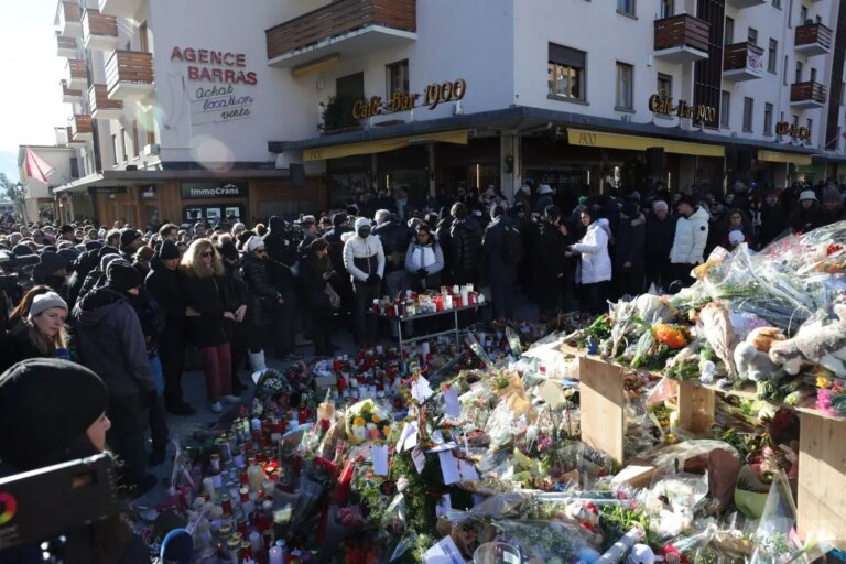 Tragedia di Crans-Montana. Rientrata a Roma la salma del 16enne Riccardo Minghetti, mercoledì i funerali