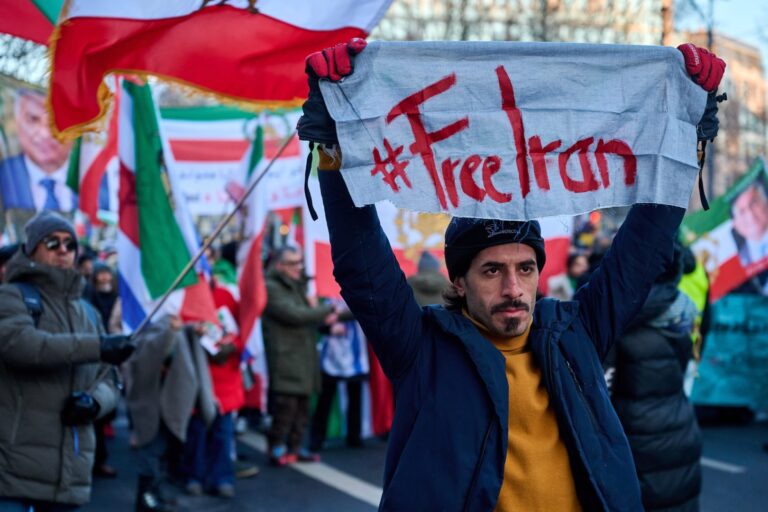 Iran, secondo testimonianze raccolte da media Usa “corpi ammucchiati negli ospedali”