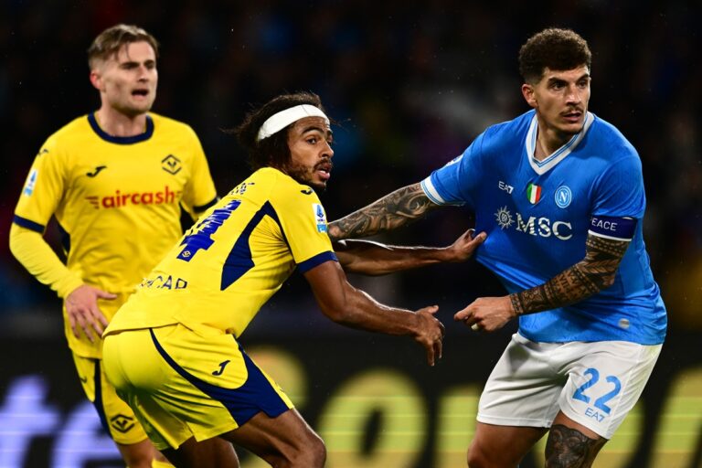 Napoli di rimonta, ma non basta: il Verona strappa il 2-2 al Maradona