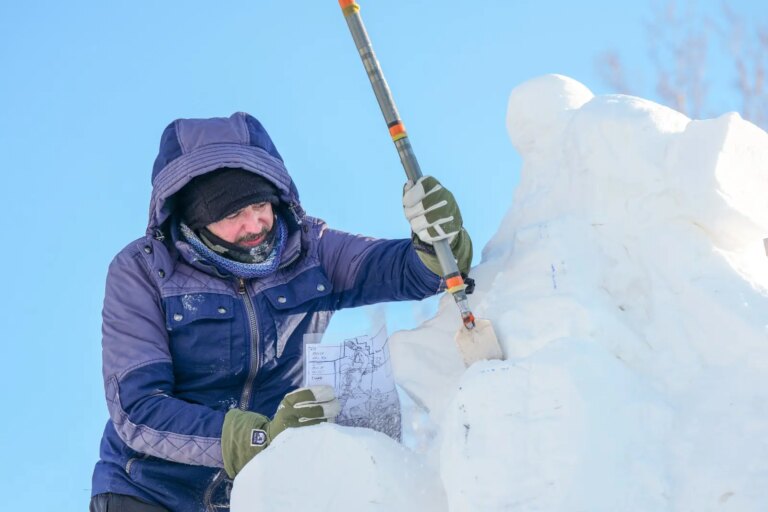 Cina: Harbin ospita gara di sculture di neve con artisti da 13 Paesi (2)