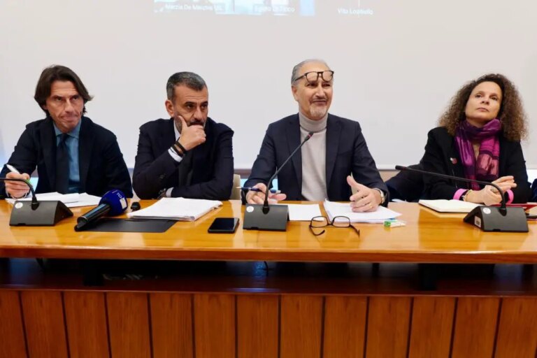 Puglia, Decaro al tavolo di crisi della Natuzzi: “Il lavoro è la priorità del mandato e dell’amministrazione regionale”