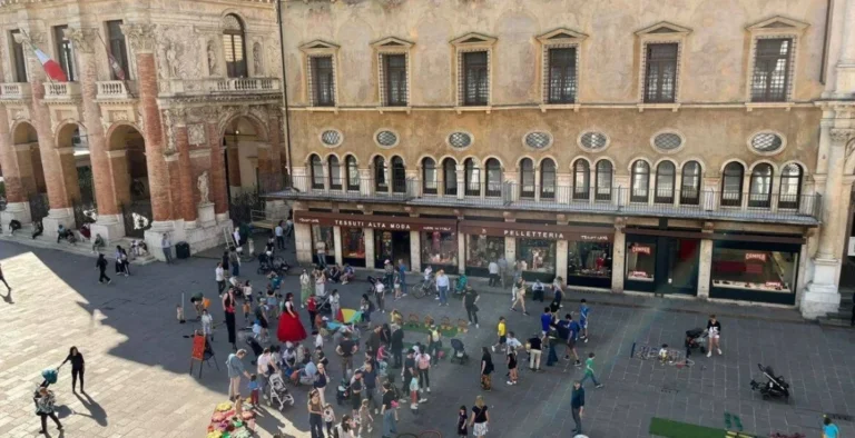 Il leone e il Tricolore