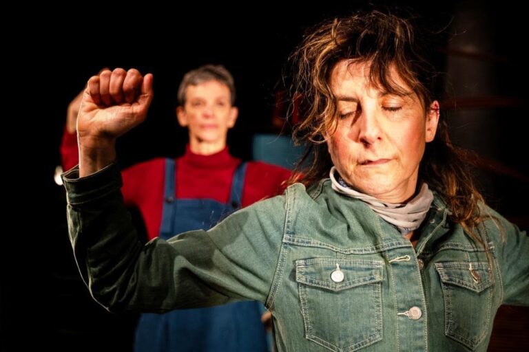 Tina Anselmi va in scena al Teatro Spazio Bixio con “La Gabriella e le ragazze”