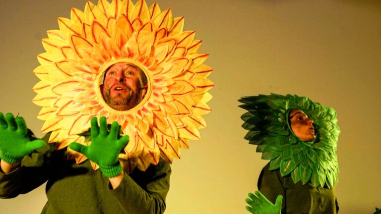 Teatro Popolare Veneto 2026, a Breganze una fiaba rivisitata: “Cappuccetto Rosso-La piccola peste” di Teatro di Sabbia